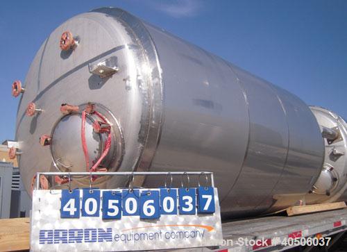 Unused- Mueller Pressure Tank, 2500 Gallon, Model "F", 304L stainless steel, vertical. 72" diameter x 144" straight side, dished top and bottom. Internal rated 30 psi at 350 deg F and -20 deg F at 30...