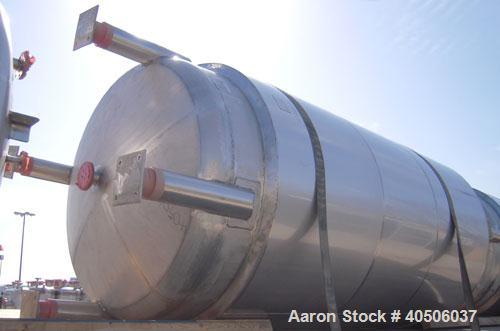 Unused- Mueller Pressure Tank, 2500 Gallon, Model "F", 304L stainless steel, vertical. 72" diameter x 144" straight side, dished top and bottom. Internal rated 30 psi at 350 deg F and -20 deg F at 30...