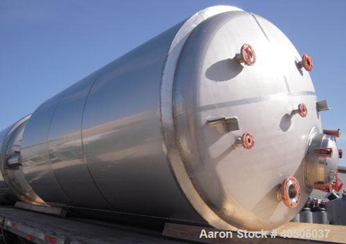 Unused- Mueller Pressure Tank, 2500 Gallon, Model "F", 304L stainless steel, vertical. 72" diameter x 144" straight side, dished top and bottom. Internal rated 30 psi at 350 deg F and -20 deg F at 30...