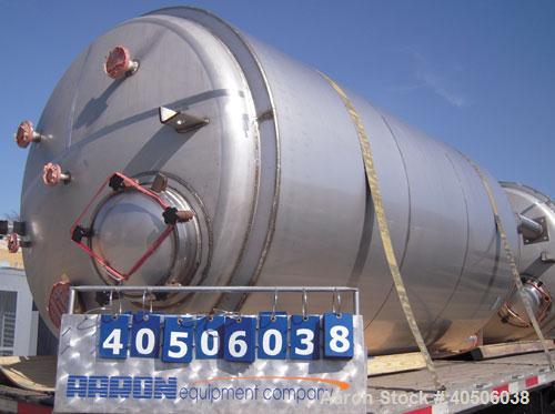 Unused- Mueller Pressure Tank, 2,500 Gallon, Model "F", 304 stainless steel, vertical. 72" diameter x 144" straight side, dished top and bottom. Internal rated 30 psi at 350 deg F and -20 deg F at 30...