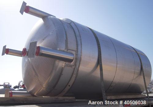 Unused- Mueller Pressure Tank, 2,500 Gallon, Model "F", 304 stainless steel, vertical. 72" diameter x 144" straight side, dished top and bottom. Internal rated 30 psi at 350 deg F and -20 deg F at 30...