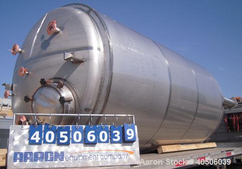 Unused- Mueller Pressure Tank, 2,500 Gallon, Model "F", 304 stainless steel,  vertical. 72" diameter x 144" straight side, dished top and bottom. Internal rated 30 psi at 350 deg F and -20 deg F at 3...