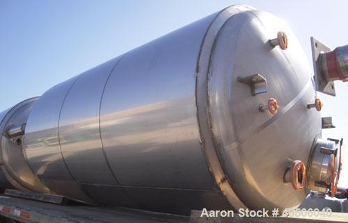 Unused- Mueller Pressure Tank, 2,500 Gallon, Model "F", 304 stainless steel, vertical. 72" diameter x 144" straight side, dished top and bottom. Internal rated 30 psi at 350 deg F and -20 deg F at 30...