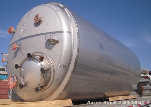 Unused- Mueller Pressure Tank, 2500 Gallon, Model "F", 304L stainless steel, vertical. 72" diameter x 144" straight side, dished top and bottom. Internal rated 30 psi at 350 deg F and -20 deg F at 30...