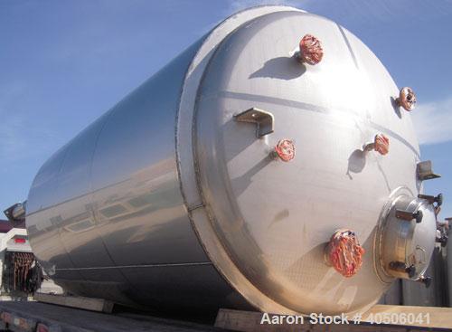 Unused- Mueller Pressure Tank, 2500 Gallon, Model "F", 304L stainless steel, vertical. 72" diameter x 144" straight side, dished top and bottom. Internal rated 30 psi at 350 deg F and -20 deg F at 30...