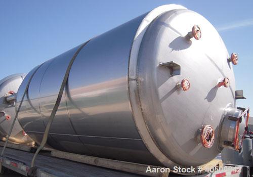 Unused- Mueller Pressure Tank, 2500 Gallon, Model "F", 304L stainless steel, vertical. 72" diameter x 144" straight side, dished top and bottom. Internal rated 30 psi at 350 deg F and -20 deg F at 30...