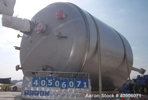 Unused- Mueller Pressure Tank, 2,500 Gallon, Model "F", 304L Stainless steel, Vertical. 90" diameter x 79" straight side, 2:1 elliptical top and bottom. Internal rated 30 psi at 160 deg F and -20 deg...