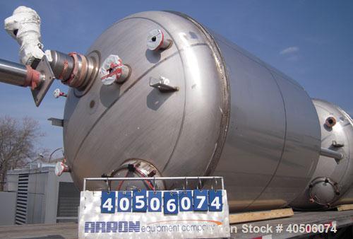 Unused- Mueller Pressure Tank, 2,500 Gallon, Model "F", 304L stainless steel, vertical. 90" diameter x 79" straight side, 2:1 elliptical top and bottom. Internal rated 30 psi at 160 deg F and -20 deg...