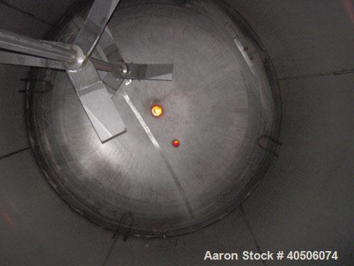 Unused- Mueller Pressure Tank, 2,500 Gallon, Model "F", 304L stainless steel, vertical. 90" diameter x 79" straight side, 2:1 elliptical top and bottom. Internal rated 30 psi at 160 deg F and -20 deg...
