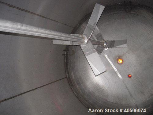 Unused- Mueller Pressure Tank, 2,500 Gallon, Model "F", 304L stainless steel, vertical. 90" diameter x 79" straight side, 2:1 elliptical top and bottom. Internal rated 30 psi at 160 deg F and -20 deg...