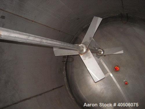 Unused- Mueller Pressure Tank, 2,500 Gallon, Model "F", 304L Stainless steel, Vertical. 90" diameter x 79" straight side, 2:1 elliptical top and bottom. Equipped with a 2 HP agitator.  Serial #357210...