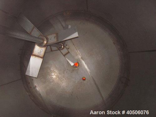 Unused- Mueller Pressure Tank, 2,500 Gallon, Model "F", 304L stainless steel, vertical. 90" diameter x 79" straight side, 2:1 elliptical top and bottom. Internal rated 30 psi at 160 deg F and -20 deg...