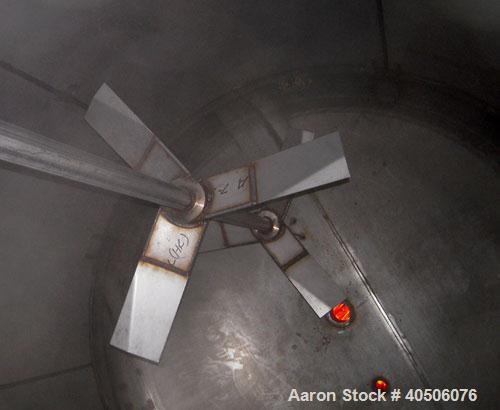 Unused- Mueller Pressure Tank, 2,500 Gallon, Model "F", 304L stainless steel, vertical. 90" diameter x 79" straight side, 2:1 elliptical top and bottom. Internal rated 30 psi at 160 deg F and -20 deg...
