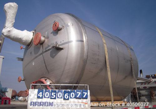 Unused- Mueller Pressure Tank, 2,500 Gallon, Model "F", 304L Stainless steel, Vertical. 90" diameter x 79" straight side, 2:1 elliptical top and bottom. Equipped with a 2 HP agitator.  Serial #357210...