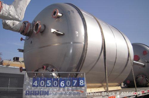Unused- Mueller Pressure Tank, 2,500 Gallon, Model "F", 304L stainless steel, vertical. 90" diameter x 79" straight side, 2:1 elliptical top and bottom. Internal rated 30 psi at 160 deg F and -20 deg...