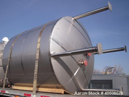 Unused- Mueller Pressure Tank, 2,500 Gallon, Model "F", 304L stainless steel, vertical. 90" diameter x 79" straight side, 2:1 elliptical top and bottom. Internal rated 30 psi at 160 deg F and -20 deg...