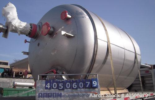 Unused- Mueller Pressure Tank, 2,500 Gallon, Model "F", 304L stainless steel, vertical. 90" diameter x 79" straight side, 2:1 elliptical top and bottom. Internal rated 30 psi at 160 deg F and -20 deg...