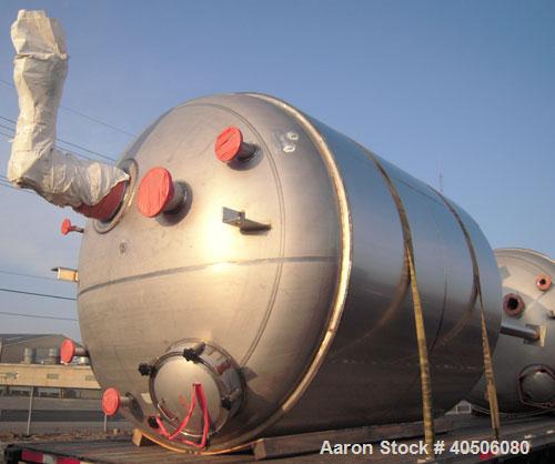 Unused- Mueller Pressure Tank, 2,500 Gallon, Model "F", 304L stainless steel, vertical. 90" diameter x 79" straight side, 2:1 elliptical top and bottom. Internal rated 30 psi at 160 deg F and -20 deg...