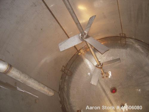 Unused- Mueller Pressure Tank, 2,500 Gallon, Model "F", 304L stainless steel, vertical. 90" diameter x 79" straight side, 2:1 elliptical top and bottom. Internal rated 30 psi at 160 deg F and -20 deg...