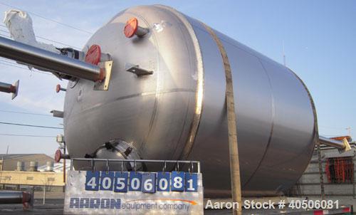 Unused- Mueller Pressure Tank, 2,500 Gallon, Model "F", 304L stainless steel, vertical. 90" diameter x 79" straight side, 2:1 elliptical top and bottom. Internal rated 30 psi at 160 deg F and -20 deg...