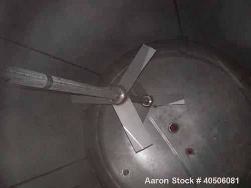 Unused- Mueller Pressure Tank, 2,500 Gallon, Model "F", 304L stainless steel, vertical. 90" diameter x 79" straight side, 2:1 elliptical top and bottom. Internal rated 30 psi at 160 deg F and -20 deg...