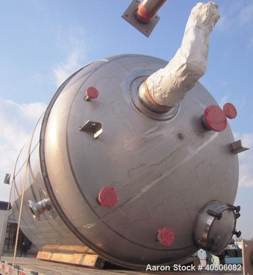 Unused- Mueller Pressure Tank, 2,500 Gallon, Model "F", 304L stainless steel, vertical. 90" diameter x 79" straight side, 2:1 elliptical top and bottom. Internal rated 30 psi at 160 deg F and -20 deg...