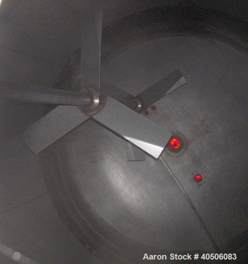 Unused- Mueller Pressure Tank, 2,500 Gallon, Model "F", 304L stainless steel, vertical. 90" diameter x 79" straight side, 2:1 elliptical top and bottom. Internal rated 30 psi at 160 deg F and -20 deg...