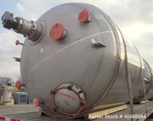 Unused- Mueller Pressure Tank, 2,500 Gallon, Model "F", 304L stainless steel, vertical. 90" diameter x 79" straight side, 2:1 elliptical top and bottom. Internal rated 30 psi at 160 deg F and -20 deg...