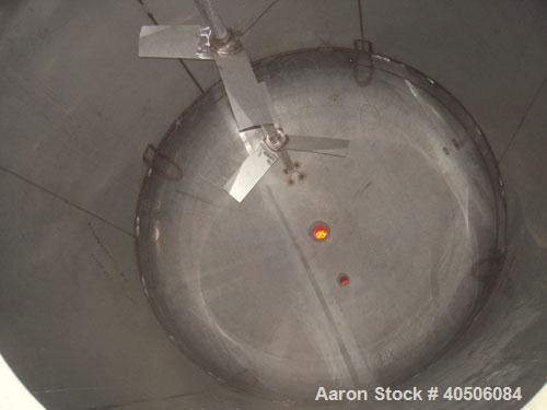 Unused- Mueller Pressure Tank, 2,500 Gallon, Model "F", 304L stainless steel, vertical. 90" diameter x 79" straight side, 2:1 elliptical top and bottom. Internal rated 30 psi at 160 deg F and -20 deg...
