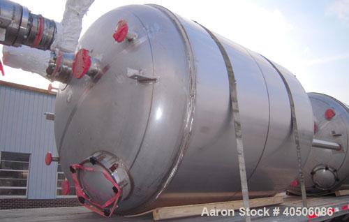 Unused- Mueller Pressure Tank, 2,500 Gallon, Model "F", 304L Stainless steel, Vertical. 90" diameter x 79" straight side, 2:1 elliptical top and bottom. Internal rated 30 psi at 160 deg F and -20 deg...