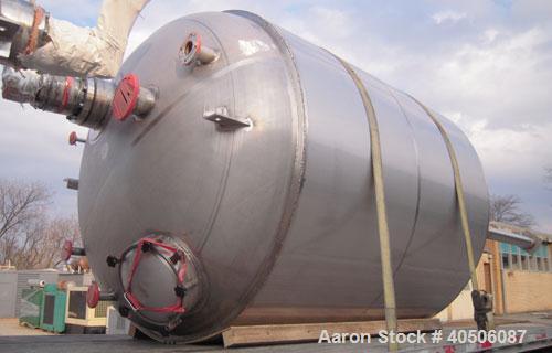 Unused- Mueller Pressure Tank, 2,500 Gallon, Model "F", 304L stainless steel, vertical. 90" diameter x 79" straight side, 2:1 elliptical top and bottom. Internal rated 30 psi at 160 deg F and -20 deg...