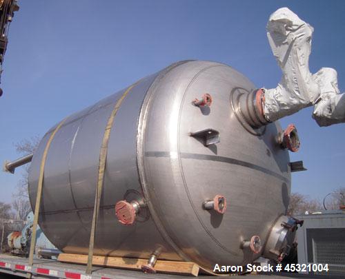 2,500 Gallon Stainless Steel Mueller Pressure Tank, Model "F"