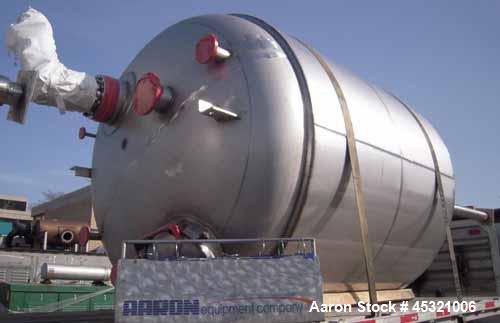 Unused- Mueller Pressure Tank, 2,500 Gallon, Model "F", 304L stainless steel, vertical. 90" diameter x 79" straight side, 2:...