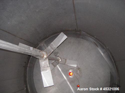 Unused- Mueller Pressure Tank, 2,500 Gallon, Model "F", 304L stainless steel, vertical. 90" diameter x 79" straight side, 2:1 elliptical top and bottom. Internal rated 30 psi at 160 deg F and -20 deg...