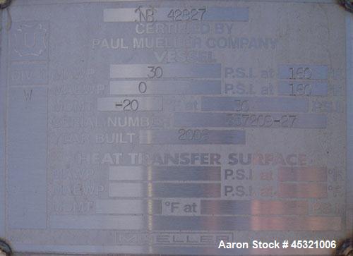 Unused- Mueller Pressure Tank, 2,500 Gallon, Model "F", 304L stainless steel, vertical. 90" diameter x 79" straight side, 2:1 elliptical top and bottom. Internal rated 30 psi at 160 deg F and -20 deg...