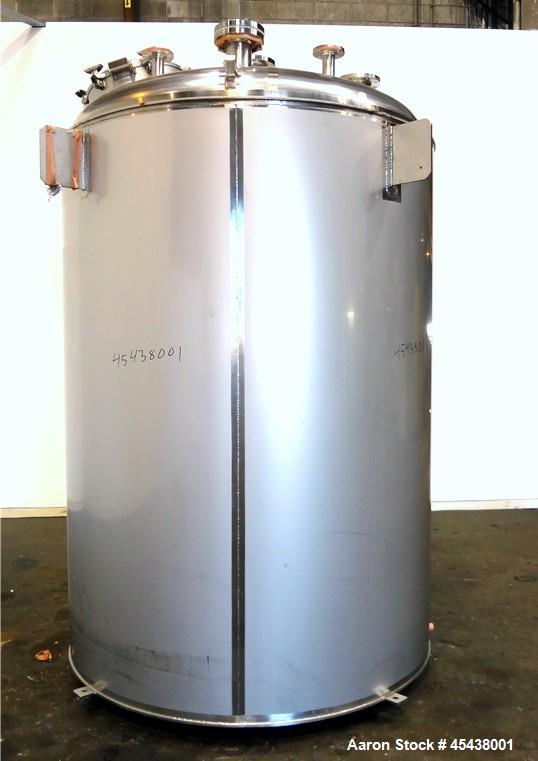 1660 Gallon Stainless Steel Mueller Pressure Tank, Model F