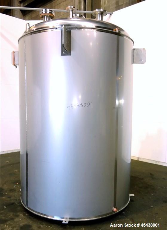 1660 Gallon Stainless Steel Mueller Pressure Tank, Model F