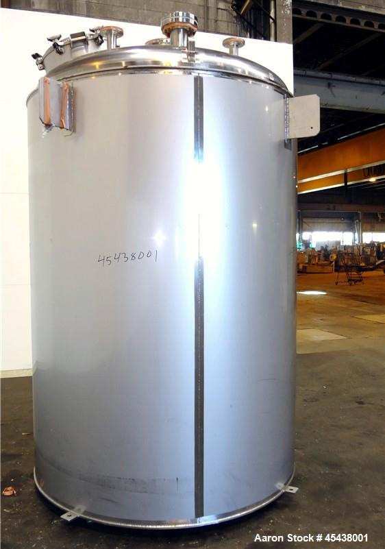 1660 Gallon Stainless Steel Mueller Pressure Tank, Model F