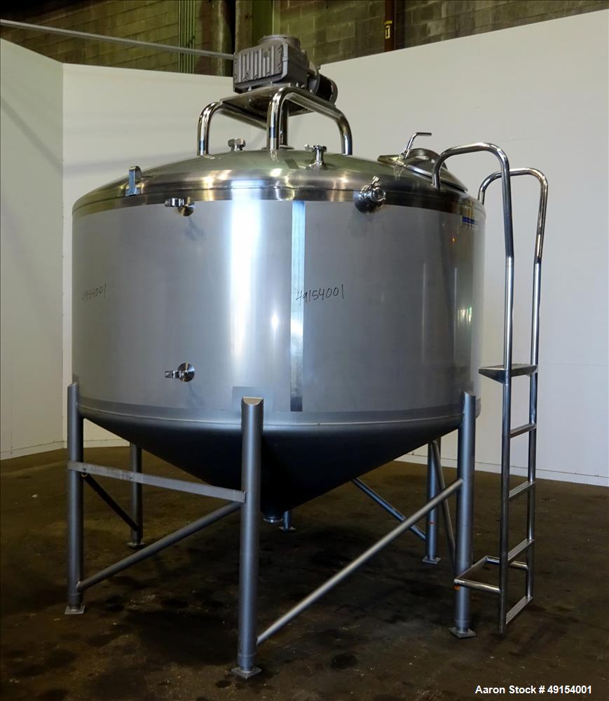 Used Mueller Mix Tank, 1,500 Gallon, Model F, 304 Stainless Steel, Vertical