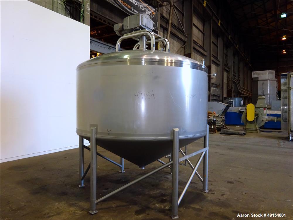 Used Mueller Mix Tank, 1,500 Gallon, Model F, 304 Stainless Steel, Vertical
