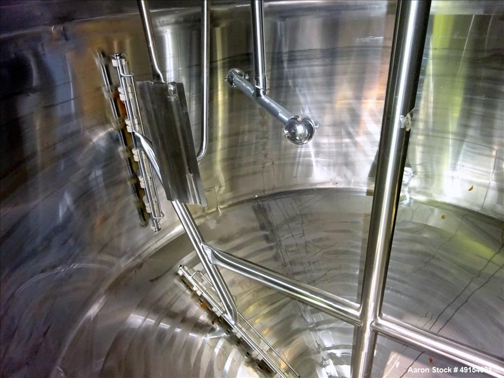 Used Mueller Mix Tank, 1,500 Gallon, Model F, 304 Stainless Steel, Vertical