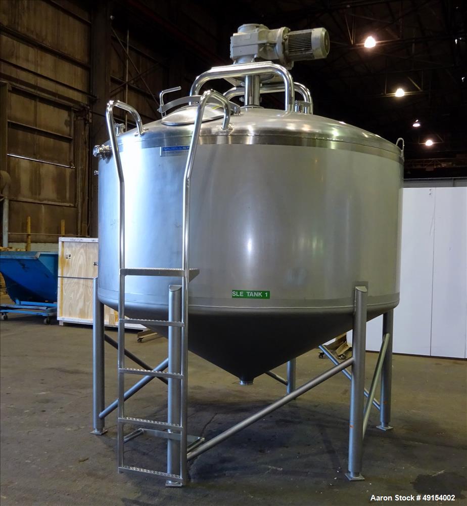 Used Mueller Mix Tank, 1,500 Gallon, Model F, 304 Stainless Steel, Vertical.