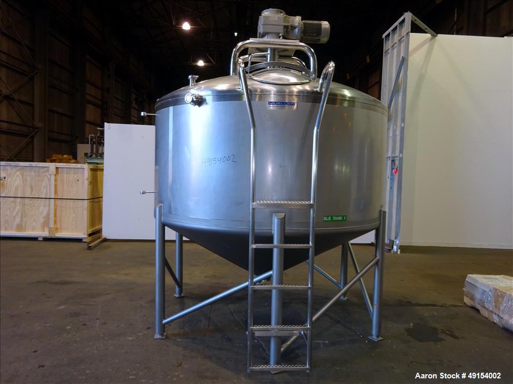 Used Mueller Mix Tank, 1,500 Gallon, Model F, 304 Stainless Steel, Vertical.