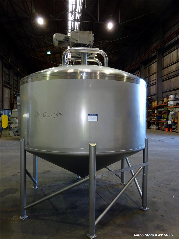 Used Mueller Mix Tank, 1,500 Gallon, Model F, 304 Stainless Steel, Vertical.