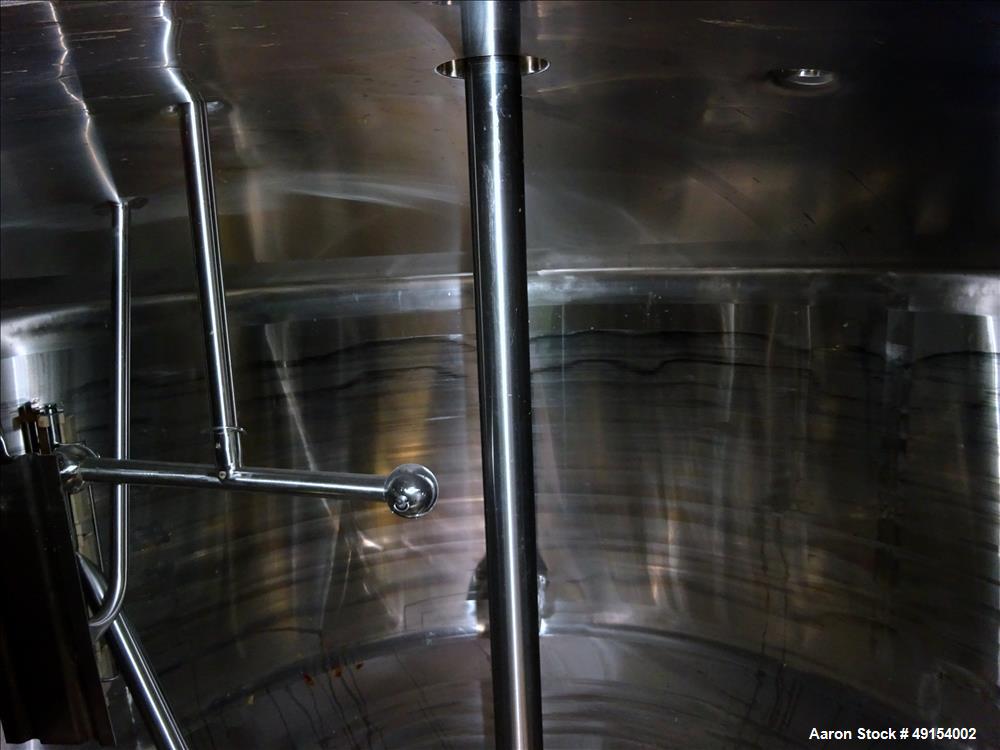 Used Mueller Mix Tank, 1,500 Gallon, Model F, 304 Stainless Steel, Vertical.
