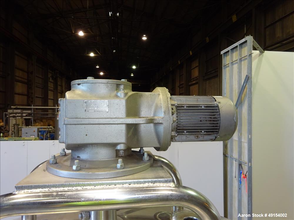 Used Mueller Mix Tank, 1,500 Gallon, Model F, 304 Stainless Steel, Vertical.