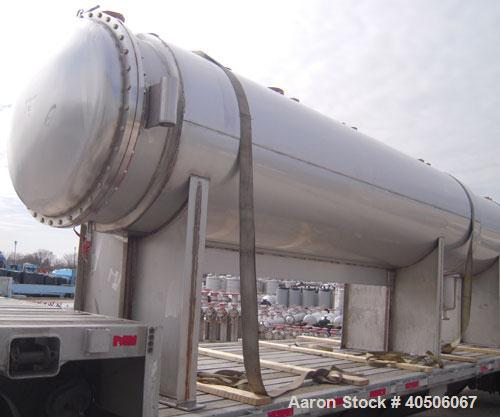 Unused- Mueller Coalescer Pressure Tank, 1600 Gallon, Model "H", 304L stainless steel, horizontal. 48" diameter x 204" straight side, (1) dished bolt on end with davit arm, (1) dished end. Internal r...