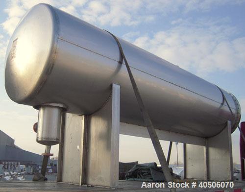 Unused- Mueller Coalescer Pressure Tank, 1600 Gallon, Model "H", 304L atainless steel, horizontal. 48" diameter x 204" straight side, (1) dished bolt on end with davit arm, (1) dished end. Internal r...