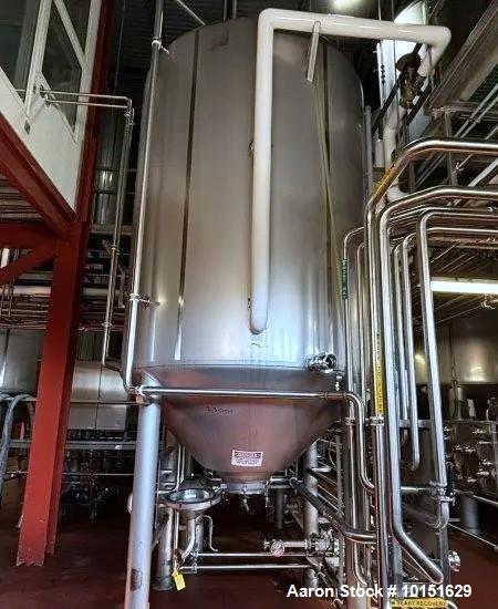 Mueller 4,150 Gallon Stainless Steel Fermentation Tank – Jacketed Vessel