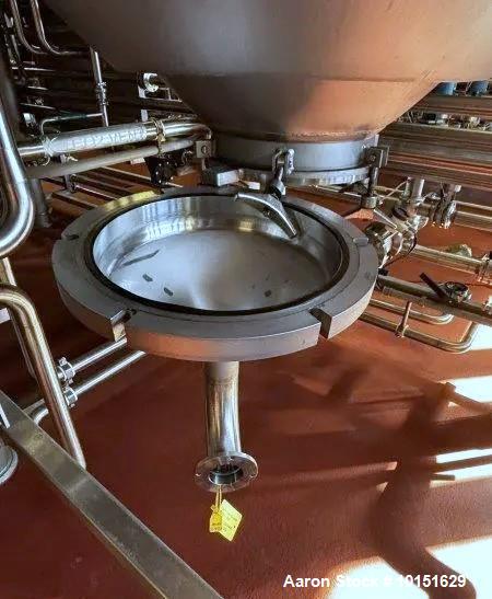 Mueller 4,150 Gallon Stainless Steel Fermentation Tank – Jacketed Vessel